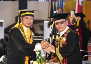 Gubernur dan Ketua DPRD Kaltim Terima Gelar Doktoral dari Unmul