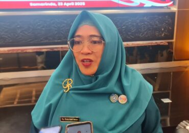 Rinda Wahyuni Harun Terima Anugrah Puspa Citra