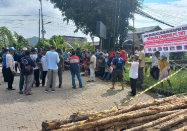 Proyek Turap Perusahaan Kendaraan Berat Kembali Didemo Warga