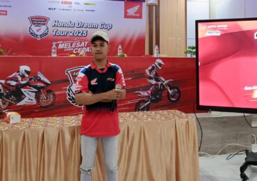 Honda Dream Cup Goes to School Sambangi SMKN 6 Samarinda