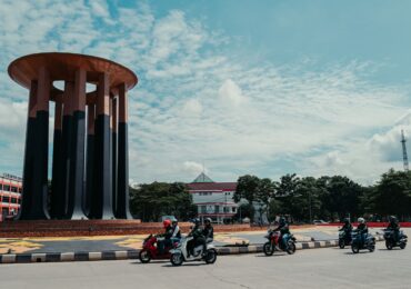 Mengendarai Motor Setiap Hari ? Terapkan Cara Aman Ini