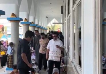 Rendi Solihin Beri Hadiah Umroh di Acara Bukber Bersama Ribuan Warga