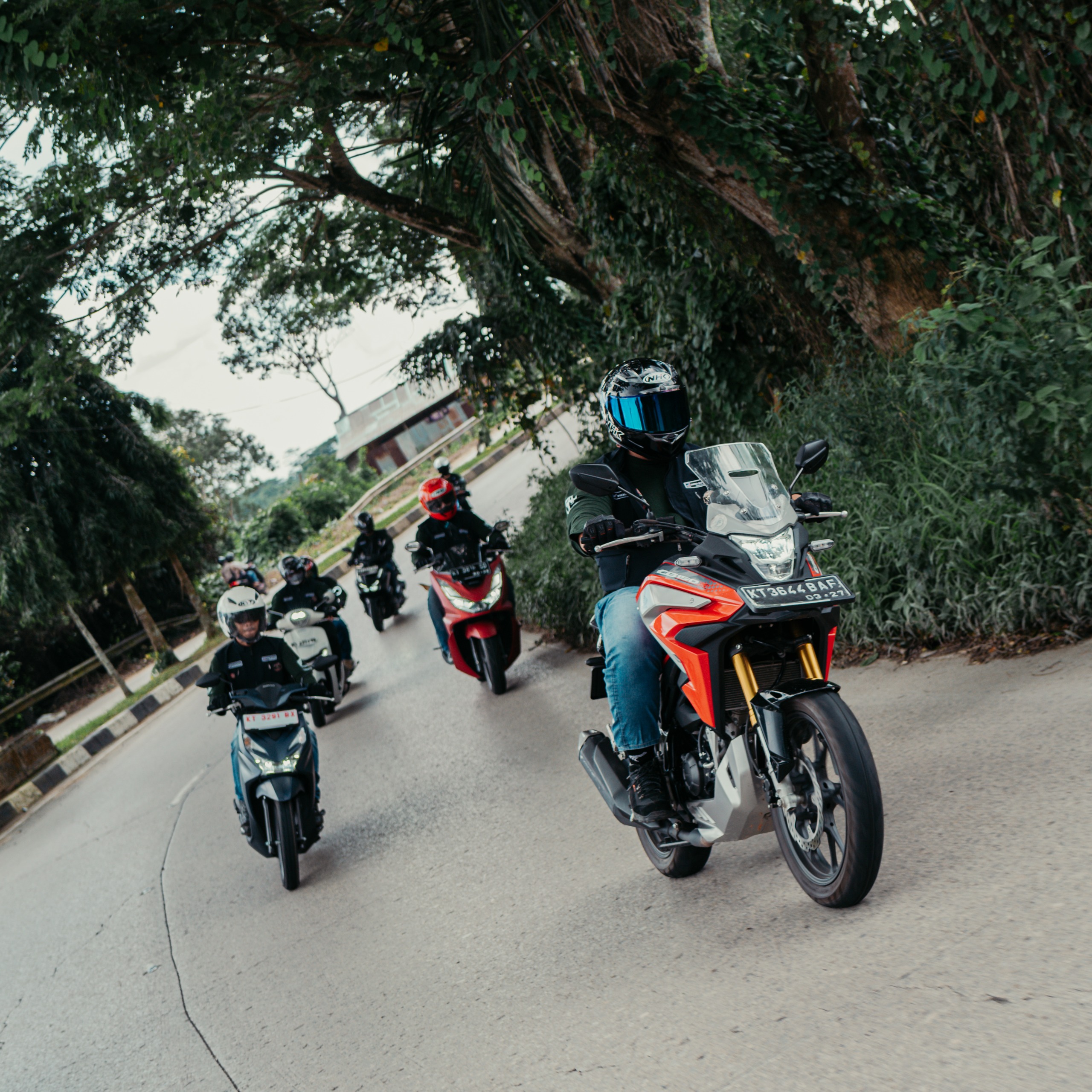 Sering Menarik Gas Saat Mengerem di Tanjakan? Simak Dampak Buruknya bagi Kendaraan