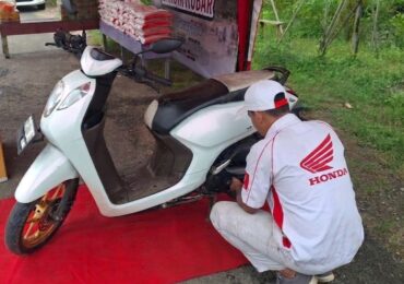 Bantu Korban Banjir Kubar, Astra Motor Kaltim 2 Berikan Layanan Pengecekan dan Pergantian Busi Gratis
