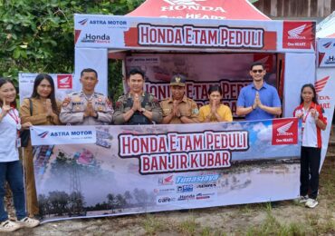 Astra Motor Kalimantan Timur 2 Serahkan Bantuan Korban Terdampak Banjir Kubar