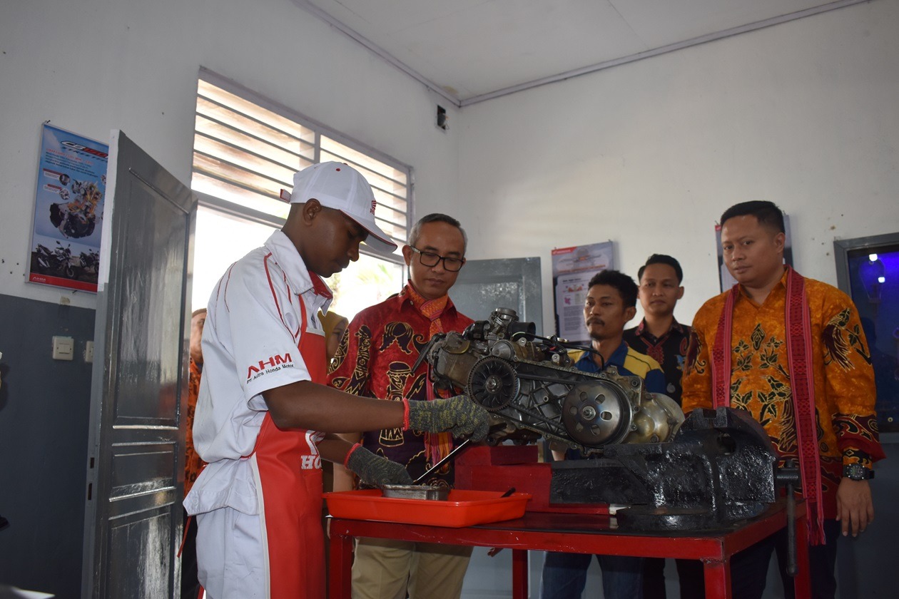 AHM Bawa Pendidikan Vokasi Berstandar Industri ke Ujung Timur Indonesia
