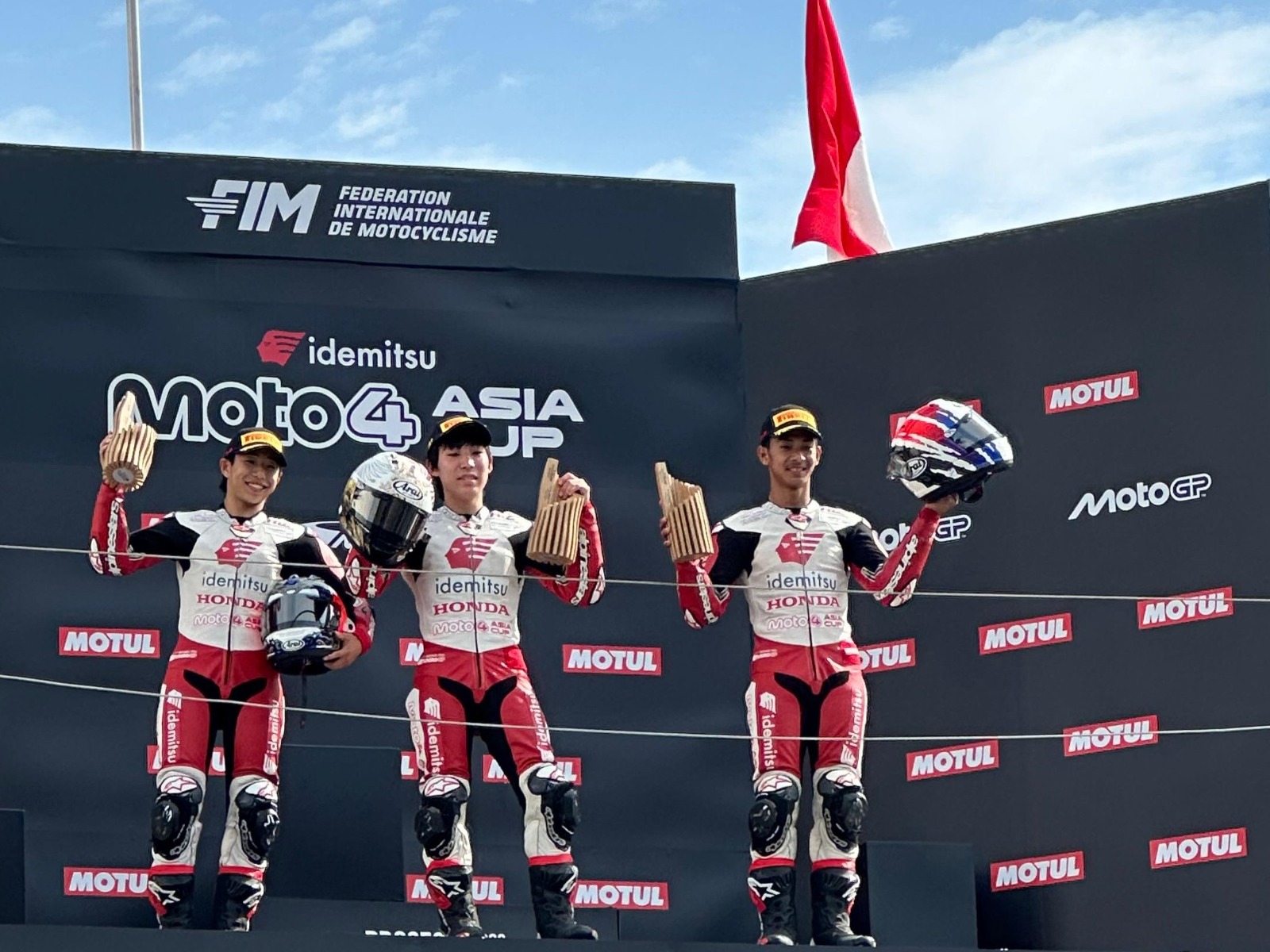 Melesat di Motegi, Badly Persembahkan Podium IM4AC untuk Indonesia